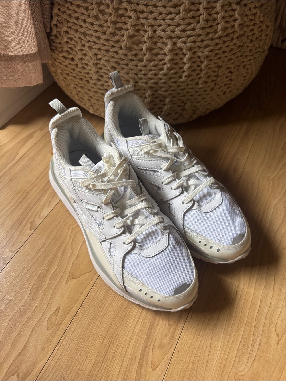 Fila Men’s White and Cream Chunky Lace-Up Sneakers